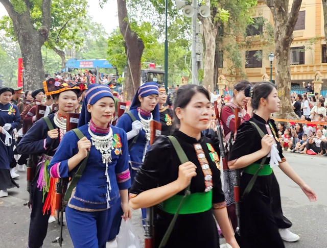 Hình ảnh mới nhất về các khối diễu binh, diễu hành tập kết vào vị trí trước giờ tổng hợp luyện- Ảnh 2.