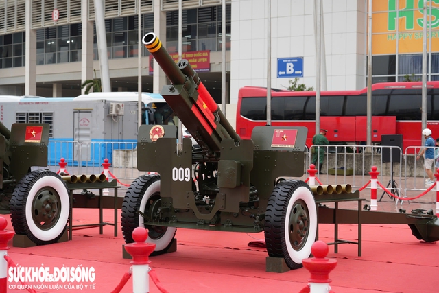 Cận cảnh dàn pháo lễ sẵn sàng khai hỏa trong buổi tổng hợp luyện diễu binh tối nay 21/8- Ảnh 3.