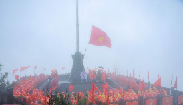 Khi trái tim quyết đi, đỉnh Fansipan sẽ mở đường- Ảnh 1. Khi trái tim quyết đi, đỉnh Fansipan sẽ mở đường- Ảnh 1.