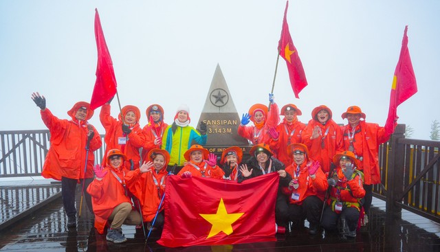 Khi trái tim quyết đi, đỉnh Fansipan sẽ mở đường- Ảnh 3. Khi trái tim quyết đi, đỉnh Fansipan sẽ mở đường- Ảnh 3.