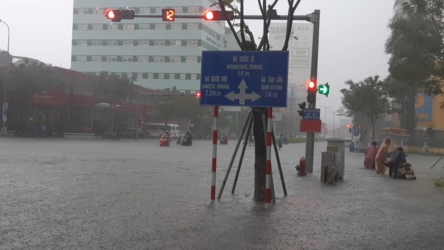 Áp thấp nhiệt đới mạnh lên thành bão số 5, giật cấp 14- Ảnh 2. Áp thấp nhiệt đới mạnh lên thành bão số 5, giật cấp 14- Ảnh 2.