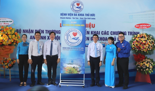 BV ĐK Thủ Đức đổi bộ nhận diện thương hiệu, khẳng định cam kết vì sức khỏe cộng đồng- Ảnh 2.