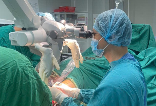 Bệnh nhân không người thân, bác sĩ làm chỗ dựa giúp bệnh nhân giành lại sự sống- Ảnh 1. Bệnh nhân không người thân, bác sĩ làm chỗ dựa giúp bệnh nhân giành lại sự sống- Ảnh 1.