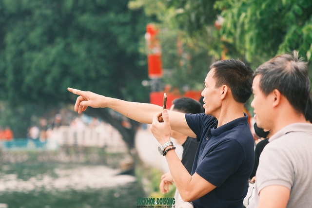 Khoảnh khắc máy bay quân sự trên bầu trời Hà Nội: Hàng triệu ánh mắt hướng về một niềm tự hào- Ảnh 6. Khoảnh khắc máy bay quân sự trên bầu trời Hà Nội: Hàng triệu ánh mắt hướng về một niềm tự hào- Ảnh 6.