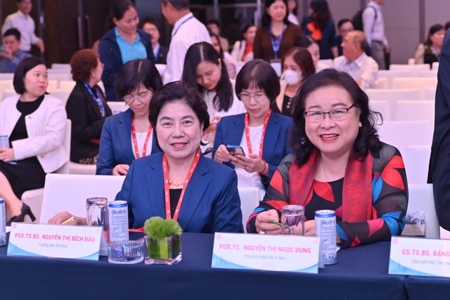 Hơn 100 báo cáo khoa học tại Hội nghị Đái tháo đường và Nội tiết TPHCM 2025- Ảnh 2. Hơn 100 báo cáo khoa học tại Hội nghị Đái tháo đường và Nội tiết TPHCM 2025- Ảnh 2.