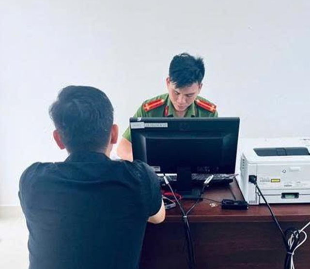 Đăng bài xúc phạm vợ cũ lên Facebook, người đàn ông bị phạt 7,5 triệu đồng - Ảnh 1. Đăng bài xúc phạm vợ cũ lên Facebook, người đàn ông bị phạt 7,5 triệu đồng - Ảnh 1.
