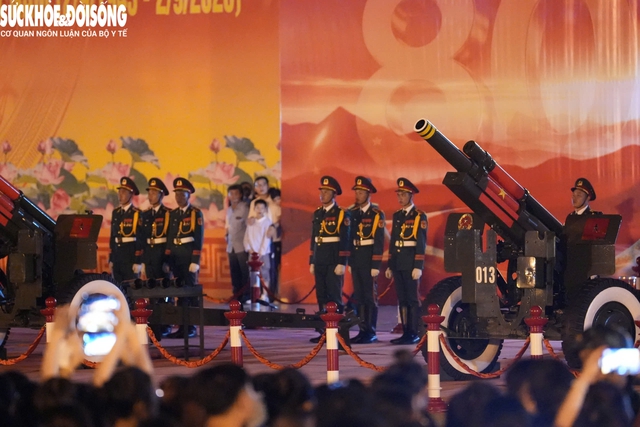 Hàng nghìn người đổ về sân Mỹ Đình xem dàn pháo lễ khai hỏa - Ảnh 7.