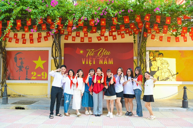 Hà Nội và những lá cờ giữa tháng Tám- Ảnh 5.