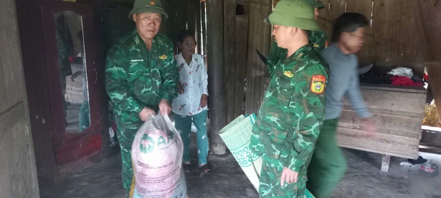 Hà Tĩnh di dời 21 hộ dân ở bản Rào Tre đi tránh bão- Ảnh 3. Hà Tĩnh di dời 21 hộ dân ở bản Rào Tre đi tránh bão- Ảnh 3.