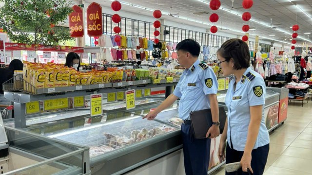 Không để thiếu nguồn cung lương thực, hàng hóa trong bão số 5- Ảnh 2.