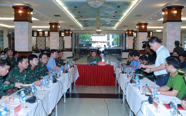 Phó Thủ tướng Trần Hồng Hà: Bão số 5 không có khả năng giảm cường độ, hết sức nguy hiểm- Ảnh 1.