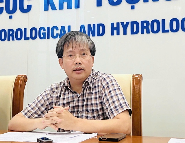 LIVE: Ven biển Hà Tĩnh và Nghệ An mưa lớn, gió mạnh dần lên, nhiều khu vực bị mất điện- Ảnh 2.