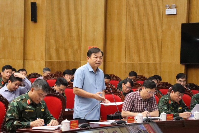 Lo ngại hệ thống đê biển vượt quá ngưỡng thiết kế khi bão số 5 đổ bộ- Ảnh 3. Lo ngại hệ thống đê biển vượt quá ngưỡng thiết kế khi bão số 5 đổ bộ- Ảnh 3.