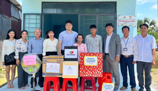 Đồng Nai lan tỏa phong trào “Vì người nghèo – Không để ai bị bỏ lại phía sau”- Ảnh 1. Đồng Nai lan tỏa phong trào “Vì người nghèo – Không để ai bị bỏ lại phía sau”- Ảnh 1.