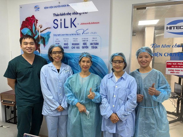 SILK – công nghệ mổ cận êm như lụa, phục hồi nhanh chóng- Ảnh 1. SILK – công nghệ mổ cận êm như lụa, phục hồi nhanh chóng- Ảnh 1.