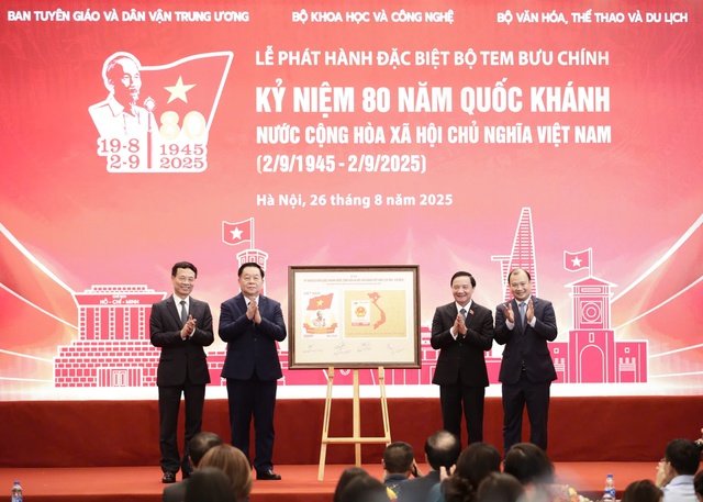 Phát hành đặc biệt bộ tem bưu chính Kỷ niệm 80 năm Quốc khánh - Ảnh 1.