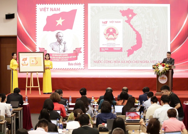 Phát hành đặc biệt bộ tem bưu chính Kỷ niệm 80 năm Quốc khánh - Ảnh 2.