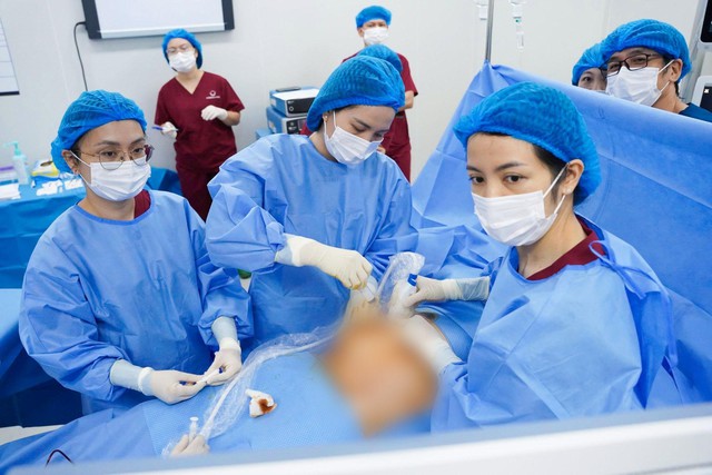 Truyền ối: Kỹ thuật can thiệp bào thai cứu sống thai nhi thiểu ối nặng- Ảnh 3. Truyền ối: Kỹ thuật can thiệp bào thai cứu sống thai nhi thiểu ối nặng- Ảnh 3.