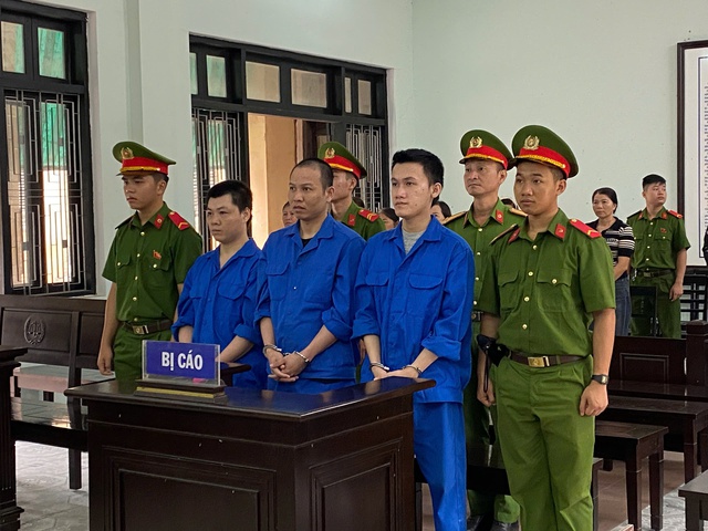 Mở tiệc ma túy sau khi ăn nhậu- Ảnh 1. Mở tiệc ma túy sau khi ăn nhậu- Ảnh 1.