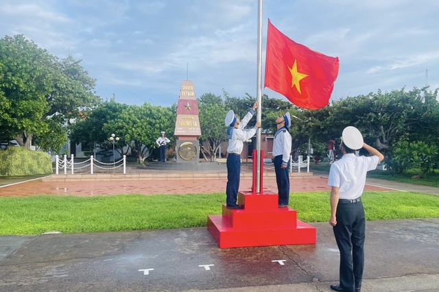 ‘Lá chắn thép’ nơi đầu sóng hướng về ngày Quốc khánh 2/9- Ảnh 2. ‘Lá chắn thép’ nơi đầu sóng hướng về ngày Quốc khánh 2/9- Ảnh 2.