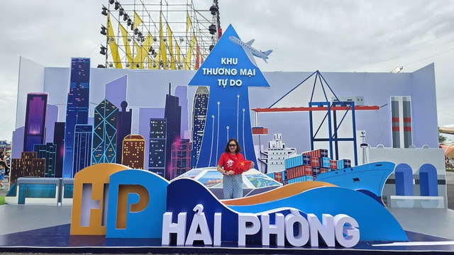 Hải Phòng khẳng định vị thế Vươn ra biển lớn tại Triển lãm 80 năm thành tựu đất nước- Ảnh 2. Hải Phòng khẳng định vị thế Vươn ra biển lớn tại Triển lãm 80 năm thành tựu đất nước- Ảnh 2.