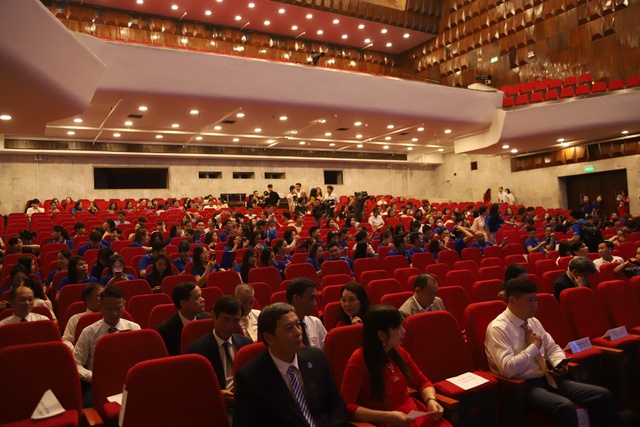 Không khí rộn ràng trước giờ diễn ra Lễ trao giải cuộc thi 'Cơ sở Y tế Xanh - Sạch - Đẹp'- Ảnh 9.