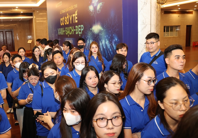 Không khí rộn ràng trước giờ diễn ra Lễ trao giải cuộc thi 'Cơ sở Y tế Xanh - Sạch - Đẹp'- Ảnh 6.