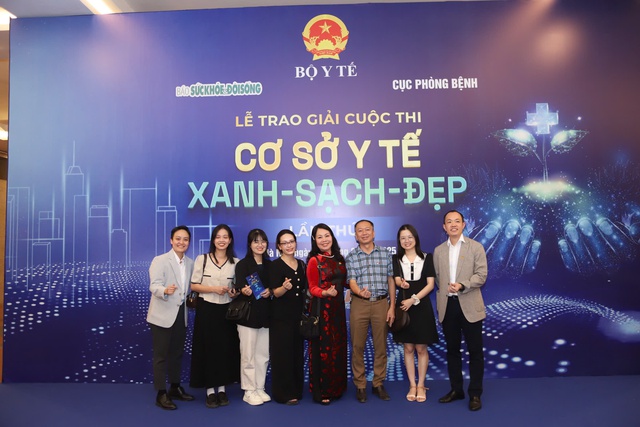 Không khí rộn ràng trước giờ diễn ra Lễ trao giải cuộc thi 'Cơ sở Y tế Xanh - Sạch - Đẹp'- Ảnh 3.