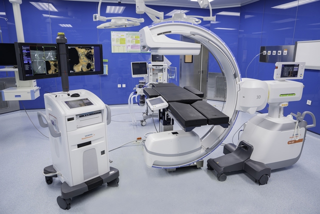 Bệnh viện Đa khoa Hồng Ngọc tiên phong ứng dụng công nghệ C-arm 3D thế hệ mới trong phẫu thuật chấn thương chỉnh hình- Ảnh 1. Bệnh viện Đa khoa Hồng Ngọc tiên phong ứng dụng công nghệ C-arm 3D thế hệ mới trong phẫu thuật chấn thương chỉnh hình- Ảnh 1.