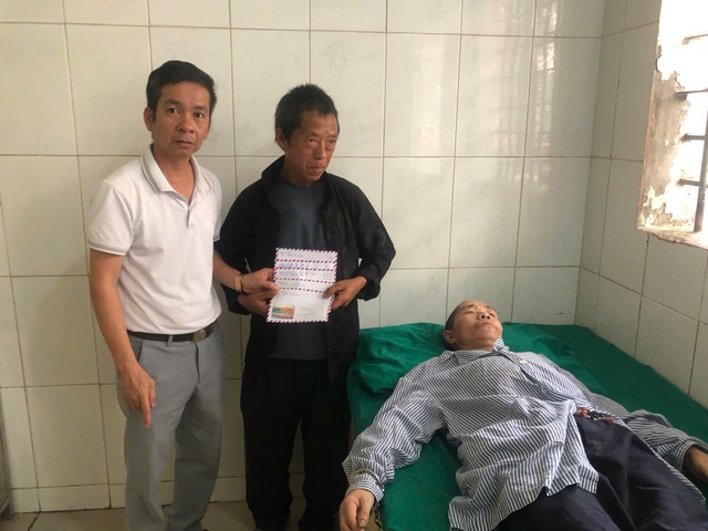 'Ông đỡ' nơi địa đầu Tổ quốc: Hơn cả một thầy thuốc là người thân của dân bản- Ảnh 5. 'Ông đỡ' nơi địa đầu Tổ quốc: Hơn cả một thầy thuốc là người thân của dân bản- Ảnh 5.