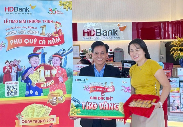 Hơn 47 lượng vàng đã tới tay khách hàng gửi tiết kiệm tại HDBank- Ảnh 1. Hơn 47 lượng vàng đã tới tay khách hàng gửi tiết kiệm tại HDBank- Ảnh 1.