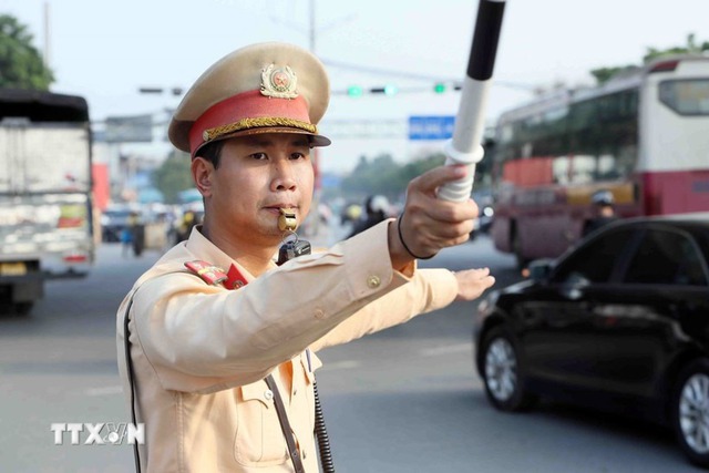 Hà Nội: Điều chỉnh giao thông trên một đoạn của đường Nguyễn Hoàng Tôn- Ảnh 1.