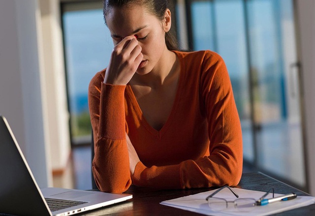 Mờ, khô và mỏi mắt, nên chọn thuốc nhỏ mắt như thế nào?- Ảnh 1.