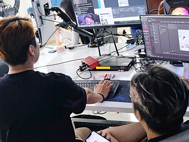 Góc khuất nghề idol live: Áp lực phía sau ánh đèn và thông điệp từ Ngân Kina- Ảnh 1.