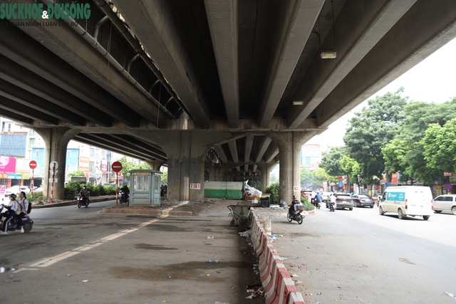 Sau vụ cháy 500 xe máy, CSGT - Công an xử lý hàng loạt tài xế đỗ xe dưới gầm Vành đai 3- Ảnh 6.