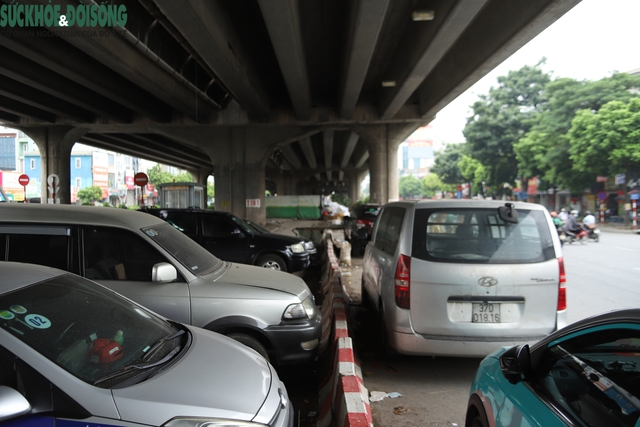 Sau vụ cháy 500 xe máy, CSGT - Công an xử lý hàng loạt tài xế đỗ xe dưới gầm Vành đai 3- Ảnh 7.