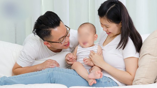 Khi người chồng biết lắng nghe: ‘Bác sĩ’ tốt nhất của vợ sau sinh - Ảnh 2.