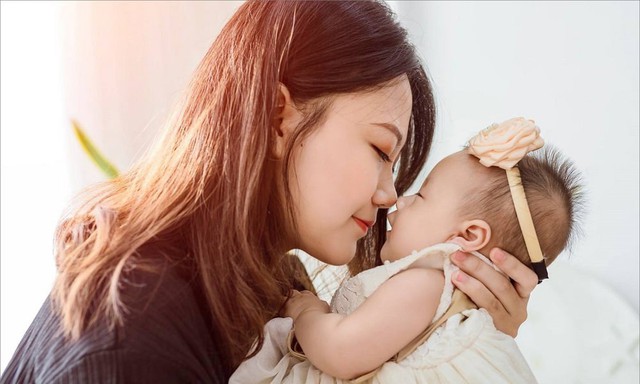 Chăm sóc sức khỏe tinh thần cho bà mẹ sau sinh từ những điều nhỏ nhất - Ảnh 1.