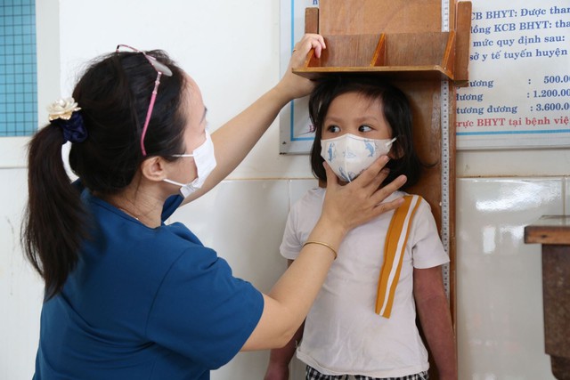 3 phương pháp xác định suy dinh dưỡng ở trẻ theo chuẩn WHO phụ huynh nên biết - Ảnh 1.