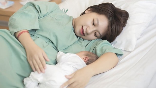 Chăm sóc sức khỏe tinh thần cho bà mẹ sau sinh từ những điều nhỏ nhất - Ảnh 3.