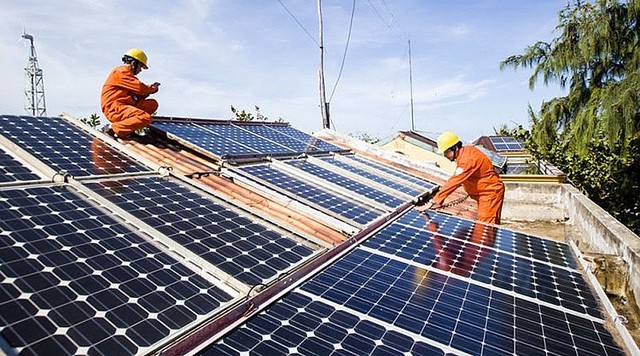 Vì sao xử phạt người lắp điện mặt trời mái nhà mà không đăng ký?- Ảnh 2. Vì sao xử phạt người lắp điện mặt trời mái nhà mà không đăng ký?- Ảnh 2.