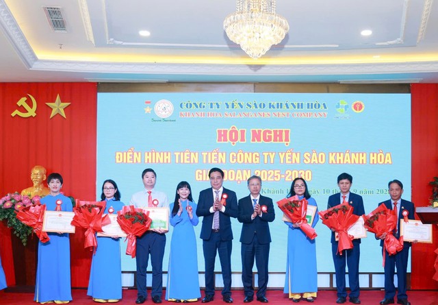 Công ty Yến sào Khánh Hòa không ngừng thi đua yêu nước, đổi mới sáng tạo, vững bước vào tương lai- Ảnh 1.
