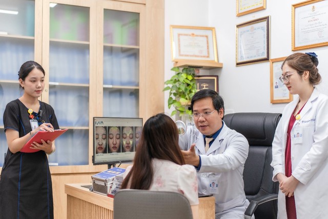 ThS.BSCKII Nguyễn Tiến Thành: Thầy thuốc 'mát tay' với những ca bệnh da khó- Ảnh 1. ThS.BSCKII Nguyễn Tiến Thành: Thầy thuốc 'mát tay' với những ca bệnh da khó- Ảnh 1.