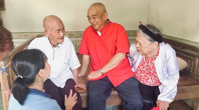 Cụ ông 103 tuổi bị u hạch cổ sống khoẻ mạnh nhờ sự hỗ trợ từ Phòng khám YHCT Lão Nhà Quê- Ảnh 1.