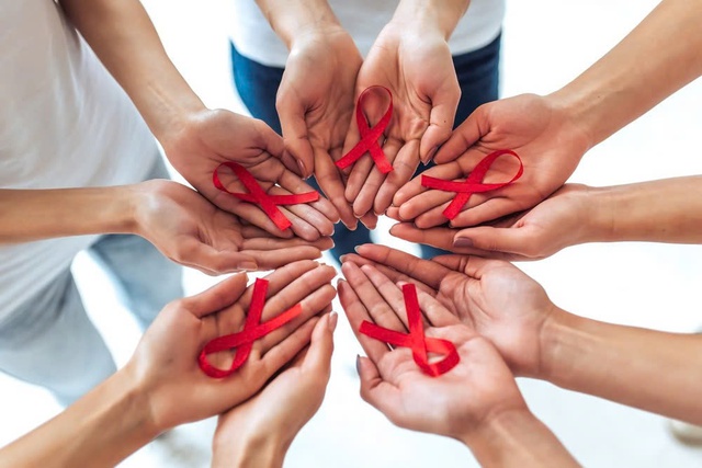 TPHCM: Ca nhiễm HIV mới trẻ hóa, kỳ thị vẫn là rào cản lớn nhất để kết thúc dịch- Ảnh 1.