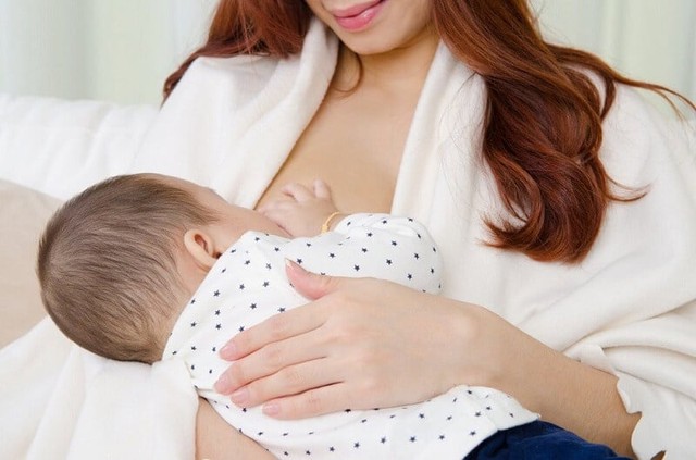 Dấu hiệu nhận biết sữa mẹ đủ chất và những bí quyết ‘vàng’ để duy trì nguồn sữa dồi dào cho bé- Ảnh 2.