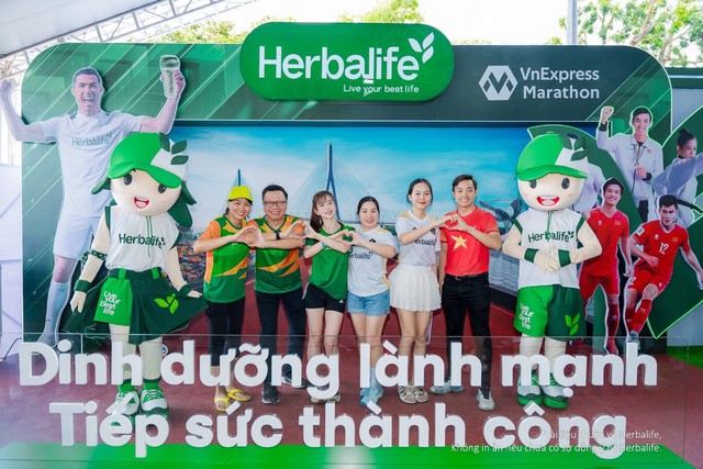 Herbalife Việt Nam khuyến khích lối sống năng động thông qua hoạt động đồng hành cùng giải chạy VnExpress Marathon Cần Thơ 2025- Ảnh 3. Herbalife Việt Nam khuyến khích lối sống năng động thông qua hoạt động đồng hành cùng giải chạy VnExpress Marathon Cần Thơ 2025- Ảnh 3.