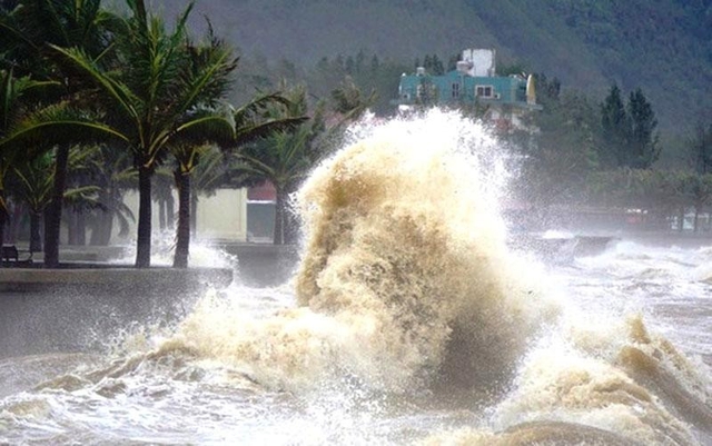 Xuất hiện vùng áp thấp đang mạnh lên trên Biển Đông gây thời tiết xấu những ngày tới- Ảnh 2. Xuất hiện vùng áp thấp đang mạnh lên trên Biển Đông gây thời tiết xấu những ngày tới- Ảnh 2.