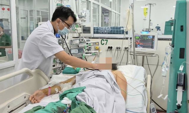 Sốt xuất huyết nguy kịch chỉ sau vài ngày- Ảnh 2.
