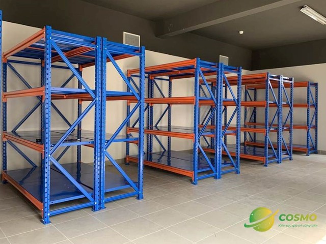 Kệ trung tải – Giải pháp 'xương sống' cho kho hàng vừa và nhỏ- Ảnh 1.